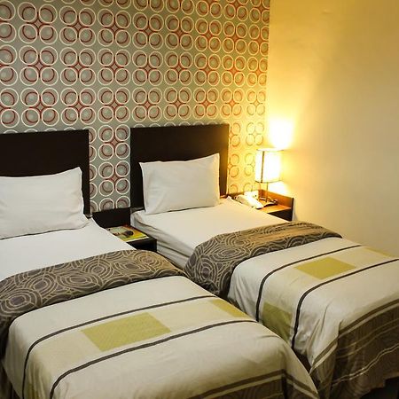 Vindhika Hotel Makassar Exteriör bild
