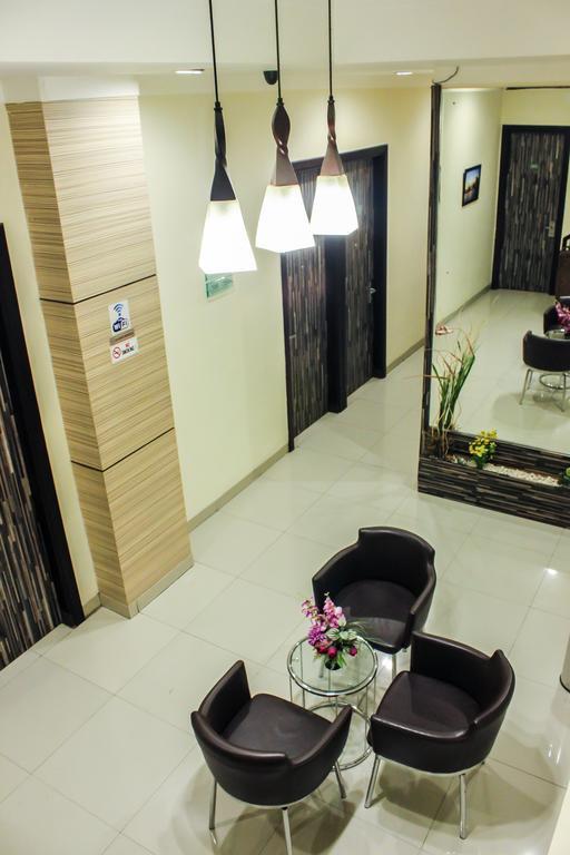 Vindhika Hotel Makassar Exteriör bild