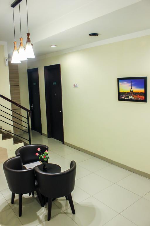 Vindhika Hotel Makassar Exteriör bild