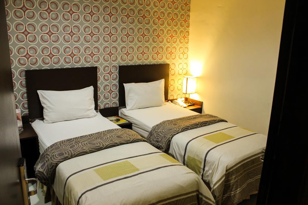 Vindhika Hotel Makassar Exteriör bild
