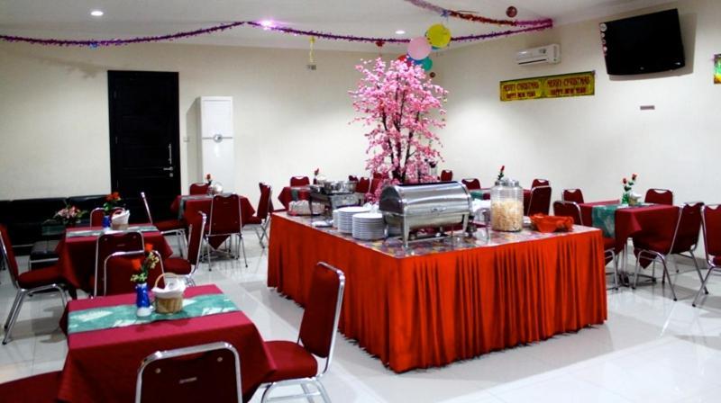 Vindhika Hotel Makassar Exteriör bild