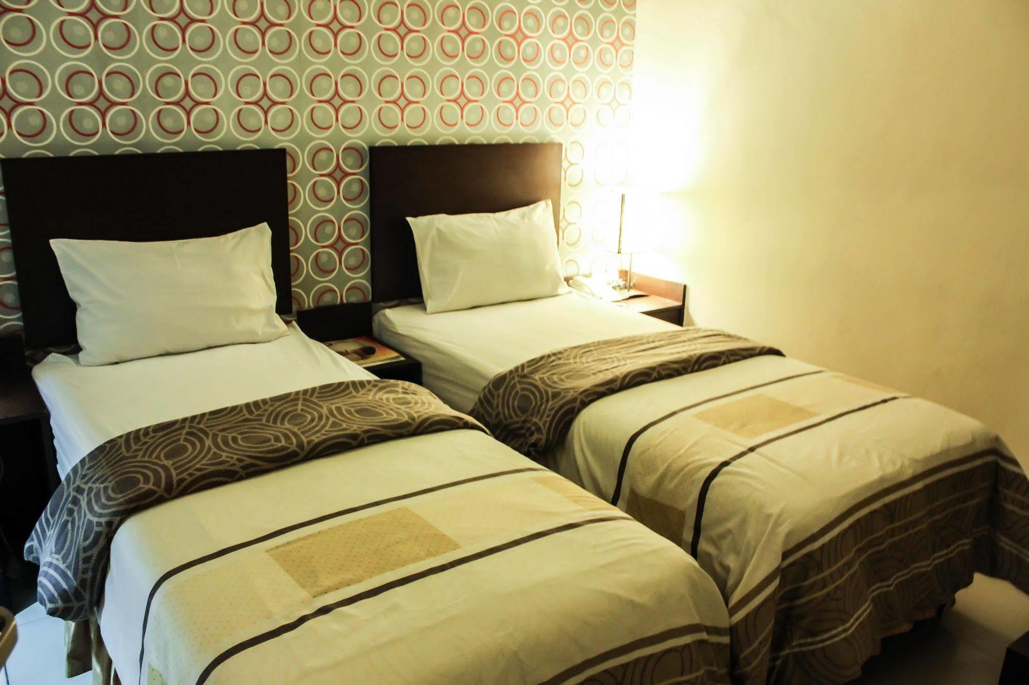 Vindhika Hotel Makassar Exteriör bild